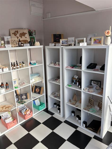 Gift shop that supports local and UK based suppliers. | Ivy and Rose Gifts