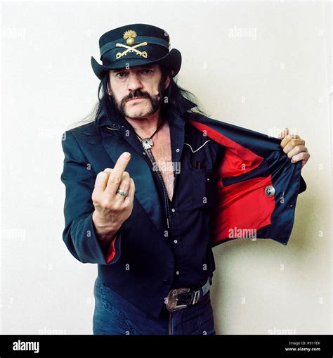 Lemmy Kilmister Musicien Et Chanteur Du Groupe Rock Mot Rhead