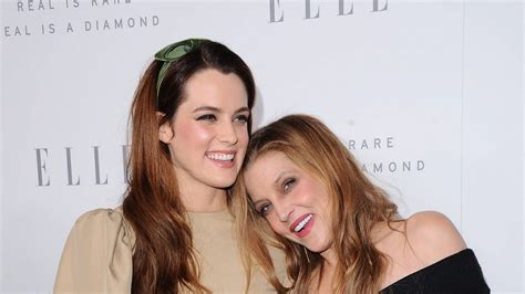 Riley Keough Anuncia Que Acabará Las Memorias De Su Madre Lisa Marie Presley Un Año Después De