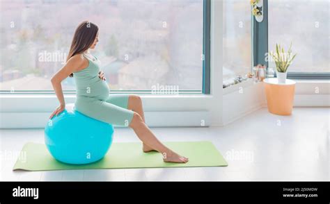 Contractions Pregnant Ball Hi Res Stock Photography And Images Alamy