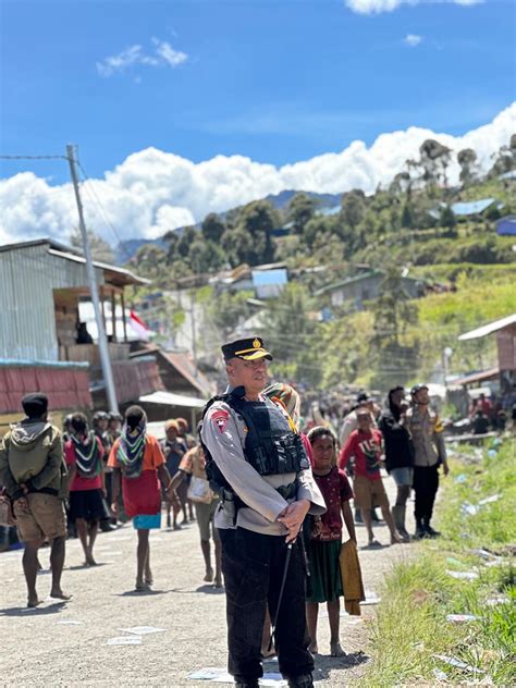 Polres Intan Jaya Polda Papua Kawal Kampanye Terbuka Paslon Pilkada