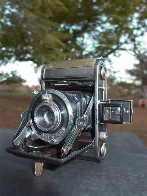 Camera Geekery Eastwest Photos Whopping Collection Of War Era