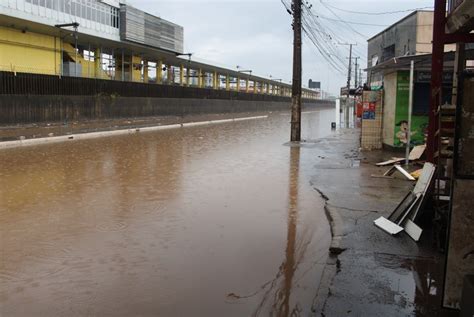 Enchente em Canoas Água começa a recuar em mais pontos do Rio Branco