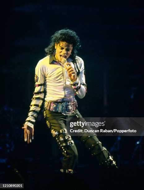 Michael Jackson And Dance Photos and Premium High Res Pictures - Getty ...