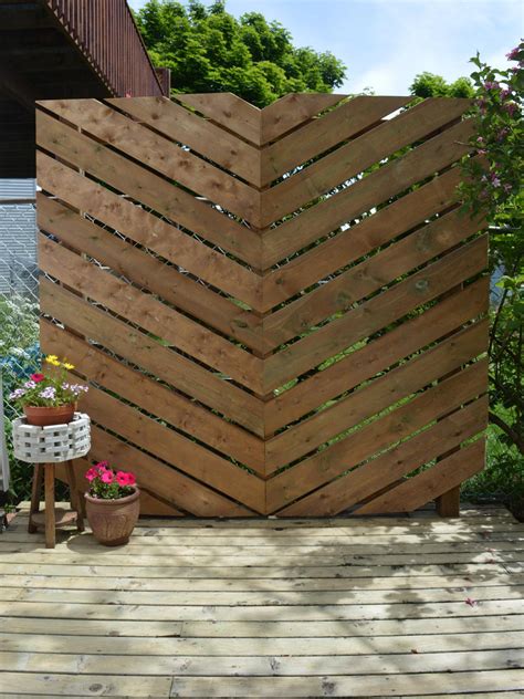 27 Ways To Add Privacy To Your Backyard HGTV S Decorating Design