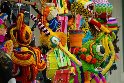 PREMIAN A LOS GANADORES DEL 15 CONCURSO DE PIÑATAS MEXICANAS