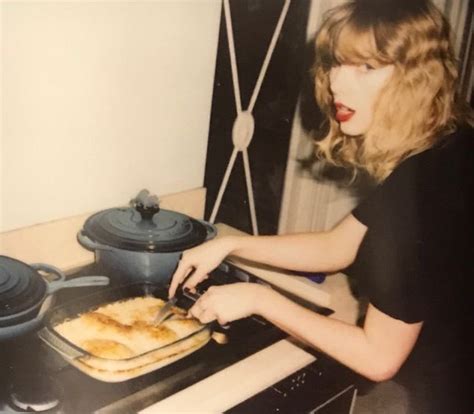 Taylor Swift Cooking