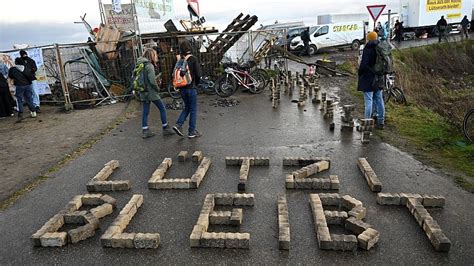 Lützerath Proteste sollen Räumung des Dorfes verhindern Euronews