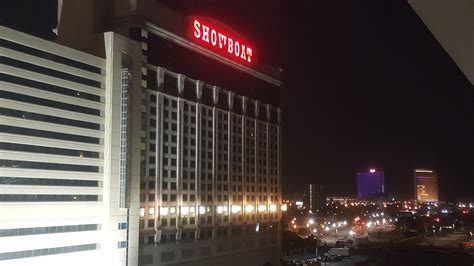 Showboat to Open Enormous Arcade With Food, Drink & Boxing Ring