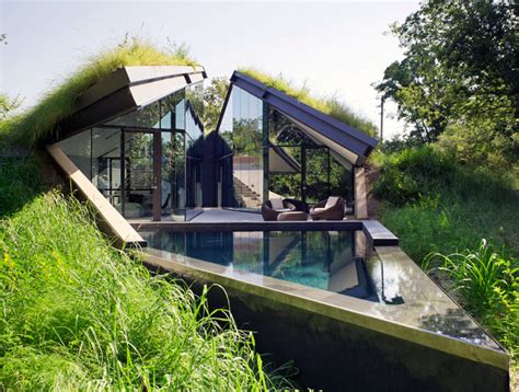 Bercy Chen Studio S Green Roofed Edgeland House Transforms A Former