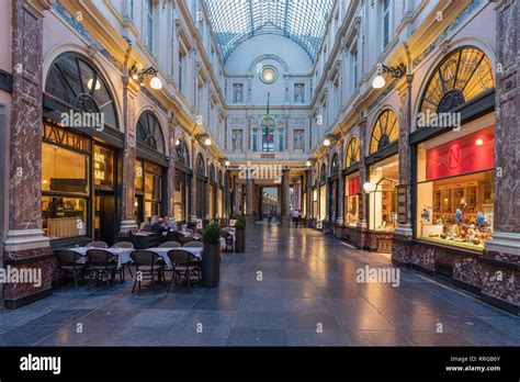 Taverne Du Passage Hi Res Stock Photography And Images Alamy