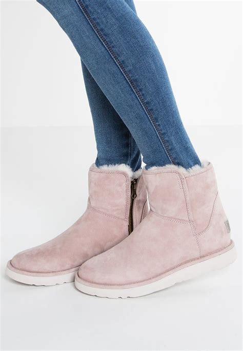 Imagen Principal De Producto De UGG ABREE MINI Botines Feather UGG