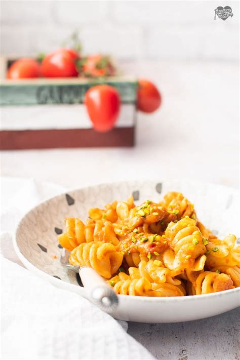 Pasta Con Pesto Di Pomodori Secchi E Pistacchi Passionecooking