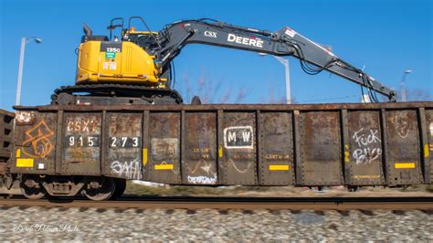 Csx Maintenance Train Unloading Railroad Ties Youtube