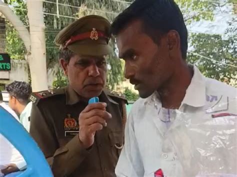 Inspector Wearing Uniform Asked For 100 Rupees From Shopkeepers Video