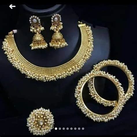 White Gold Rsb Pearl Necklace Set With Bangles Size Medium At Rs 635