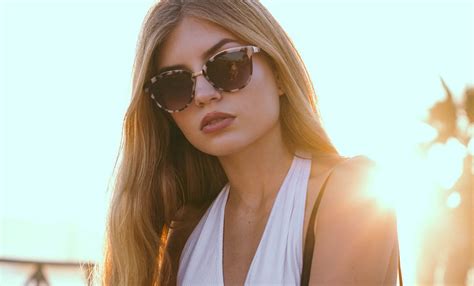 C Mo Elegir Las Mejores Gafas De Sol Para Una Chica Joven