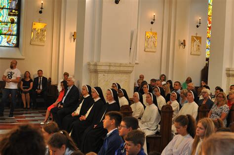 Domenicane Di Santa Maria Del Rosario Di Professione Religiosa A