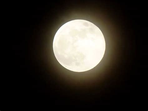 Supermoon Lights Up Night Sky Enthralls Enthusiasts Nationwide Headlines