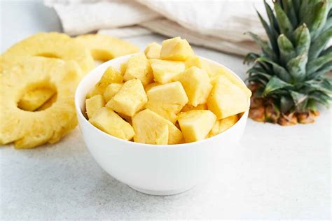 How To Cut Pineapple Step By Step Guide Live Eat Learn