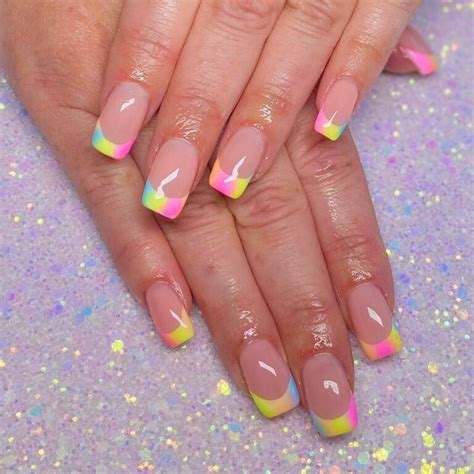 Francesinha Neon Colorida 18 Ideias Para Destacar As Unhas