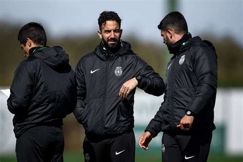 Gyokeres E V Rios Jovens No Treino Do Sporting Antes Do Jogo O