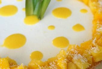 Tarte façon panna cotta au lait de coco compotée mangue ananas