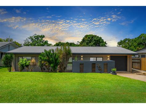 28 Bayview Street Bayview Heights Qld 4868 Au