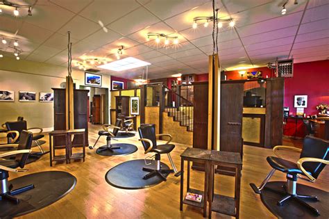 Stranded Beauty Bar: Full-Service Hair Salon