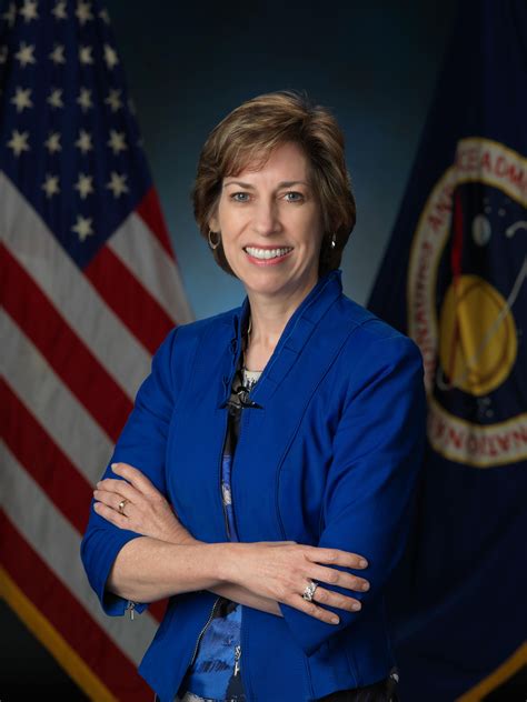 Ellen Ochoa Pictures (20 Images)