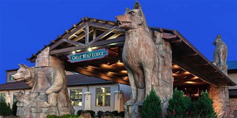 North America’s Largest Family Indoor Water Park Resorts | Great Wolf Lodge