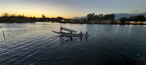 Shikara Ride in Dal Lake Srinagar Kashmir Editorial Image - Image of ...