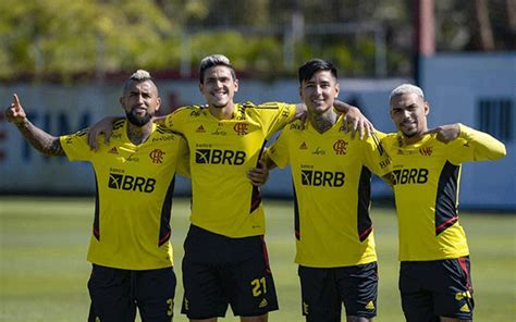 Jornalista Detona Estrela Do Elenco Do Flamengo Um In Til Coluna Do Fla