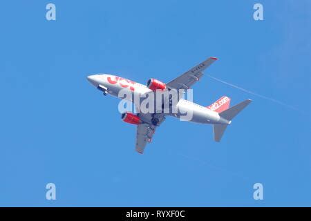 Boeing 737 G CELE Operated By JET2 On Final Approach Into Leeds