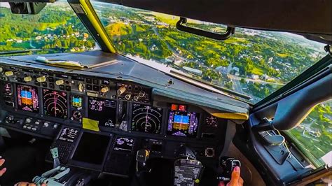 737 Cockpit View