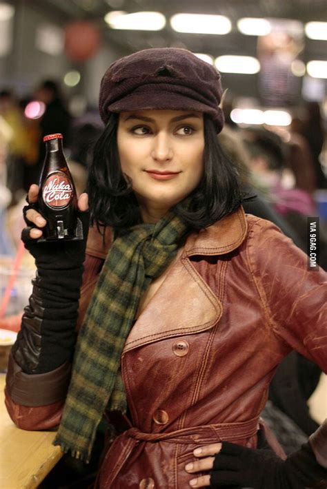 Piper Wright Lorethia cosplay - 9GAG