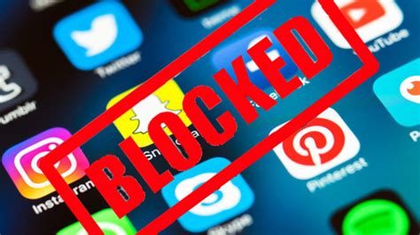 Prohibición de las redes sociales La profunda censura en la Web 2 0