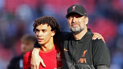 Jurgen Klopp Backs Trent Alexander Arnold After Gary Nevilles World