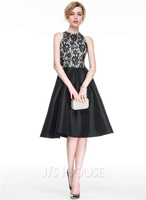 A Line Princess Scoop Neck Knee Length Taffeta Lace Cocktail Dress