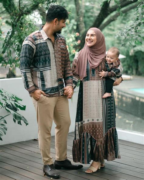 10 Inspirasi Baju Lebaran Couple Suami Istri Kompak