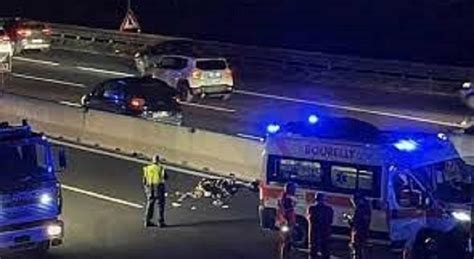 Incidente A Napoli Sulla Statale Due Morti E Quattro Feriti Lo