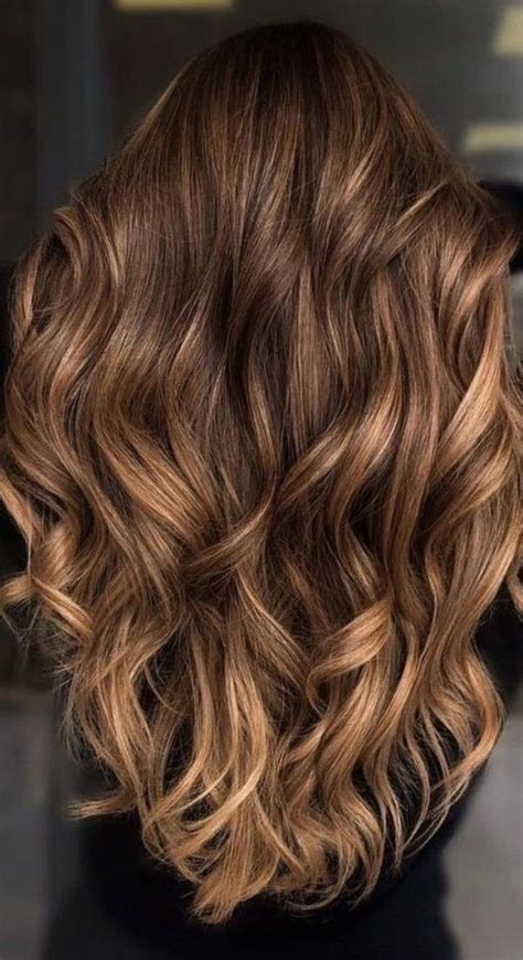 5 tonos de balayage para morenas que te harán destacar Mechas