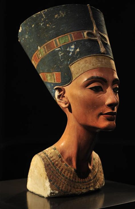 Nefertiti ~ Girl Museum