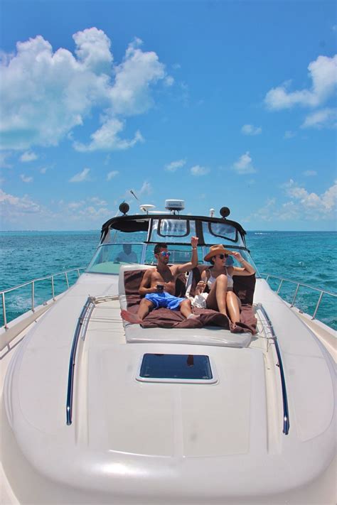 1 SUNSEEKER 60 Cancun Yachts Charter