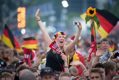 Germanys World Cup Heroes Welcomed By Thousands On The Streets Of