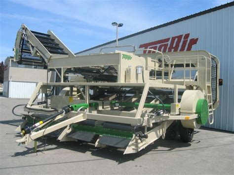 Top Air Onion Topper Loader 4400 The Leader In Onion Harvesting