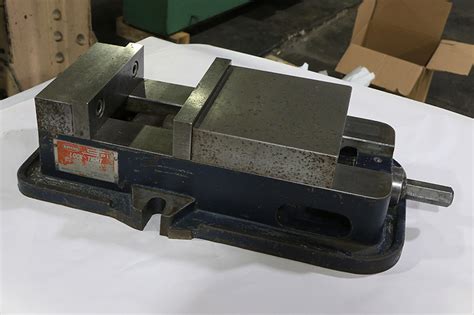 6 Jaws Eron Lock Tight Machine Vise Ref No 158897 Machinery Values