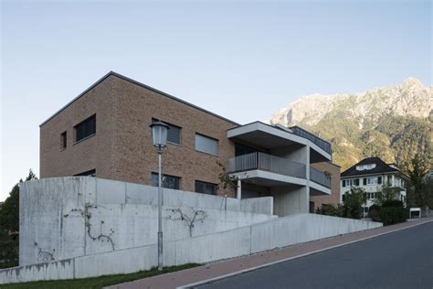 Neubau Doppeleinfamilienhaus Backsteinfassade Schaan Matt