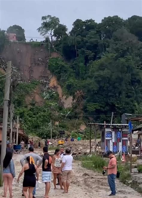 Deslizamento De Terra Mata Quatro Crianças Em Manaus