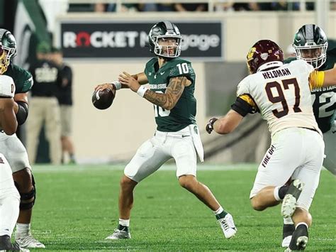 Michigan State Spartans Football Defeat Central Michigan Chippewas 31 7